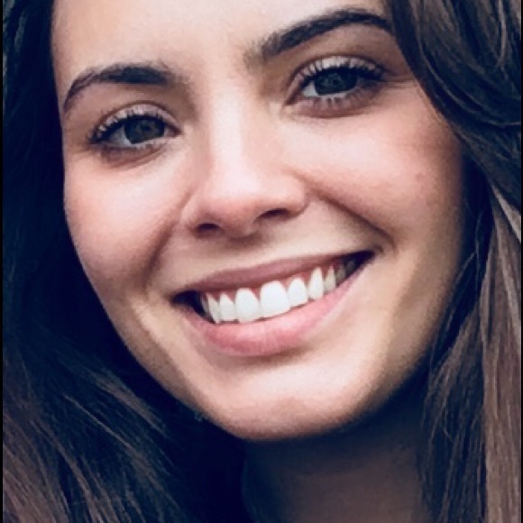 Profile Picture of Danielle Pappas (@daniellepappas) on Poshmark