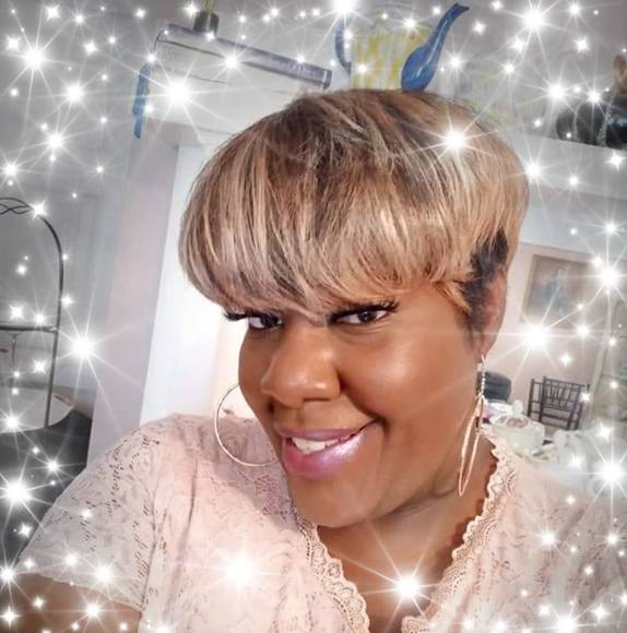 Profile Picture of Nyamekye Agyemang (@lusciouspink) on Poshmark