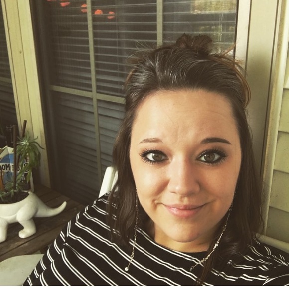 Profile Picture of Brooke Hinkle (@bhinkle4) on Poshmark