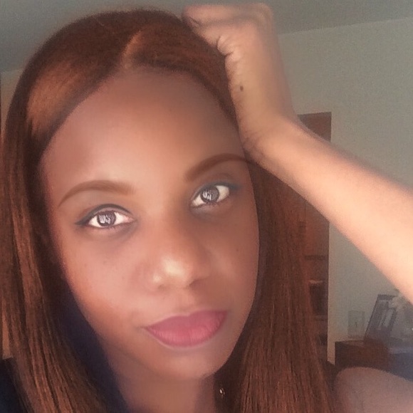 Profile Picture of Shawn Robin (@shawna7997) on Poshmark