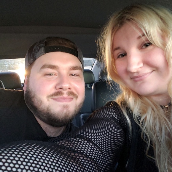 Samantha Schelin - Poshmark Profile Picture of Samantha Schelin (@mrswinter6) on Poshmark