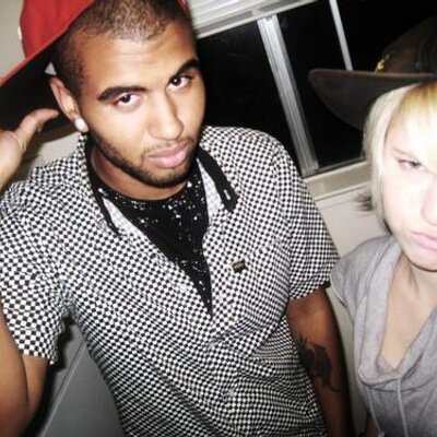 Profile Picture of Theron Hooks (@RonTeazy) on Twitter