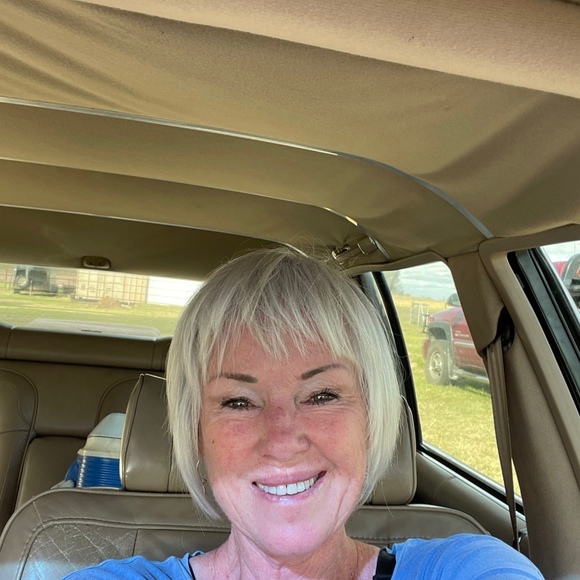 Profile Picture of Ann Bogdanich (@annbog) on Poshmark
