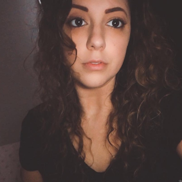 Profile Picture of Jodie Richetelle (@jorich5678) on Poshmark