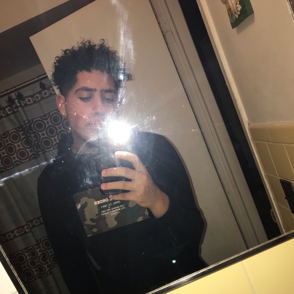 Profile Picture of Kelvin Collado (@nolimitkell863) on Poshmark