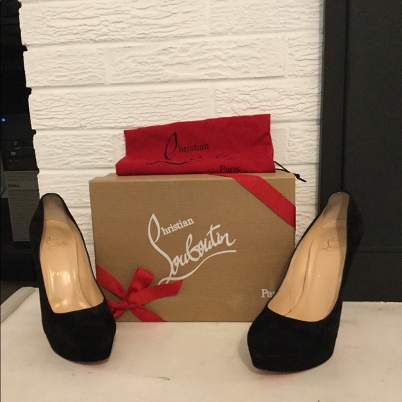 Profile Picture of Madeline Chirafisi (@madmarie21) on Poshmark