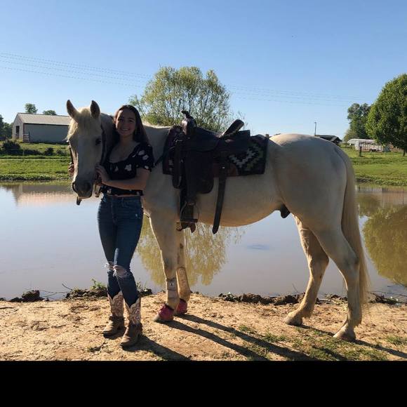 Profile Picture of Maria Ayerdis (@mayerdis) on Poshmark