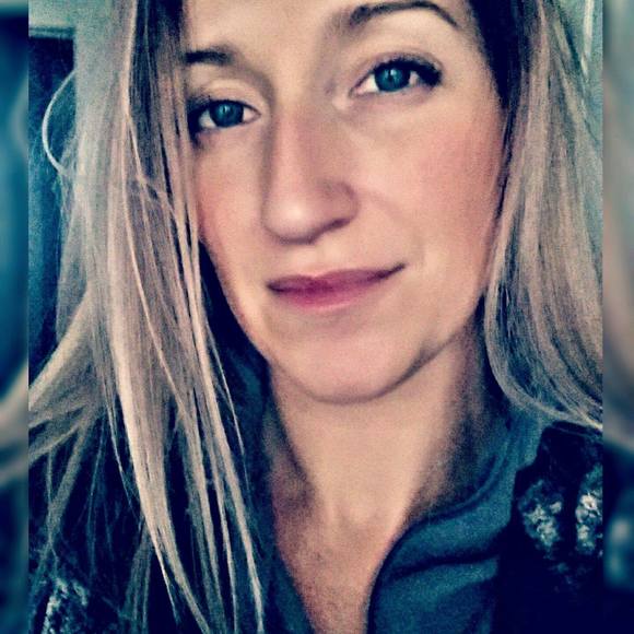 Profile Picture of Samantha Balski (@samanthabalski) on Poshmark