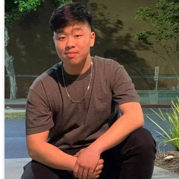 Profile Picture of Jimmy Luu (@jimbo300) on Poshmark