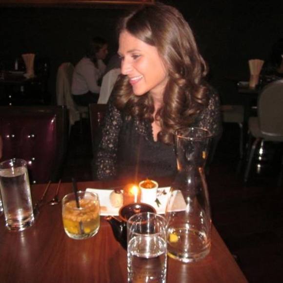 Profile Picture of Kate Hillmann (@katehillmann) on Poshmark