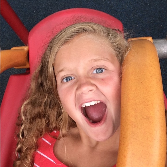 Profile Picture of Erica Jannisch (@ericajannisch) on Poshmark