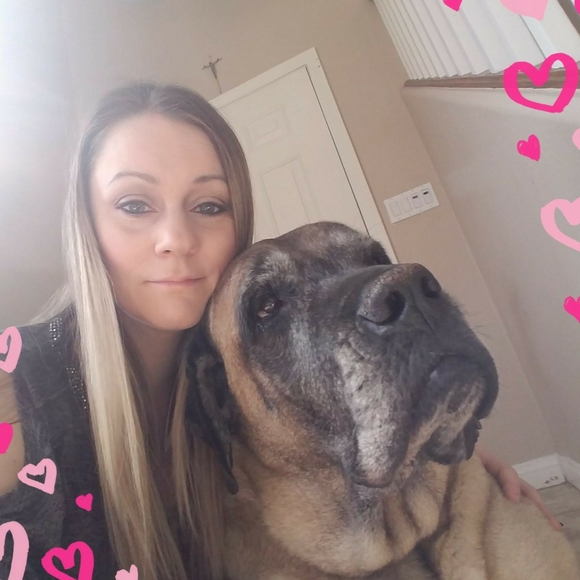 Profile Picture of Lisa Burmeister (@arileyash) on Poshmark