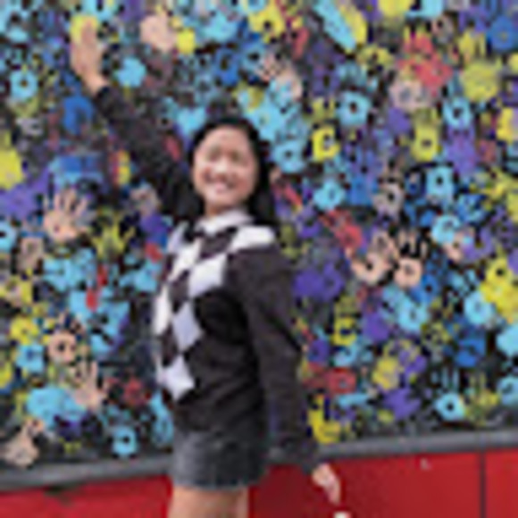 Profile Picture of Julia Cheng (@juliacheng776) on Poshmark