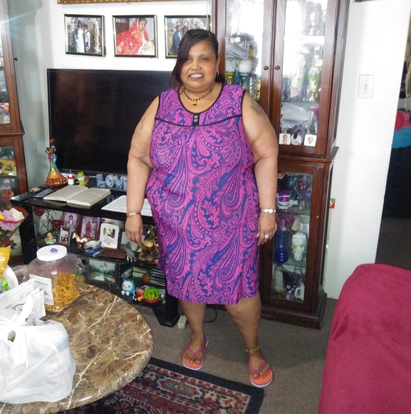 Profile Picture of Anna Mangar (@annasarju) on Poshmark