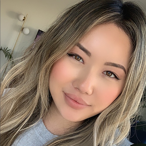 Profile Picture of Alex Truong (@alexkimtruong) on Poshmark