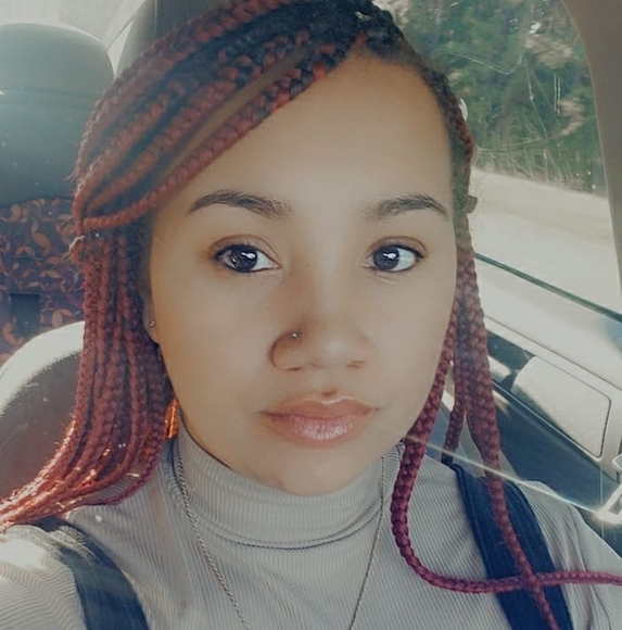 Profile Picture of Keianna Maddox (@keianna_18) on Poshmark