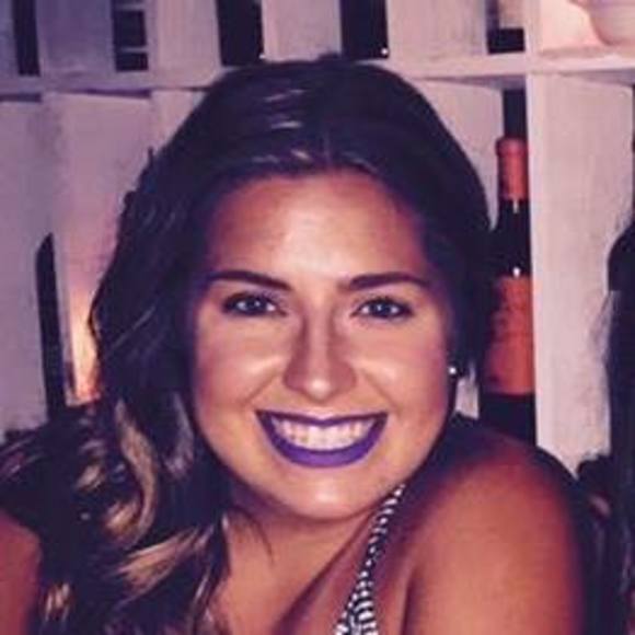 Profile Picture of Jennifer Englert (@jenglert17) on Poshmark
