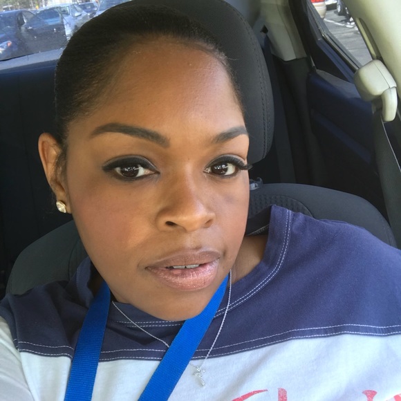 Profile Picture of Carla Foster (@carlafoster82) on Poshmark