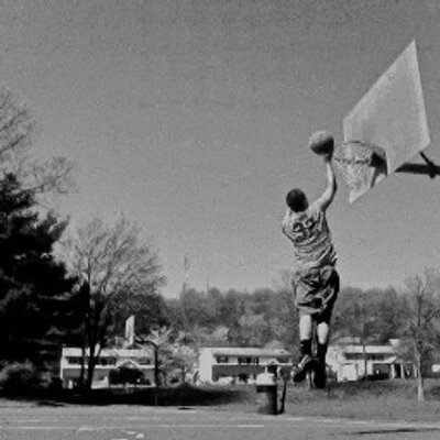 Profile Picture of Justin Acevedo (@Crown_Me27) on Twitter