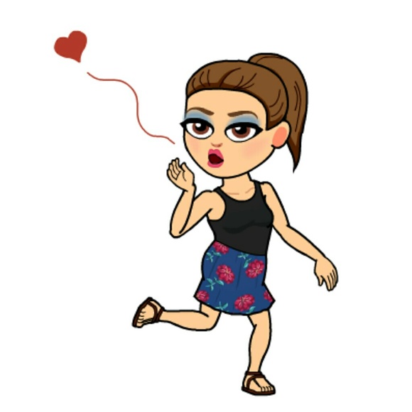 Profile Picture of Lizeth Pineda (@lizethcloset) on Poshmark