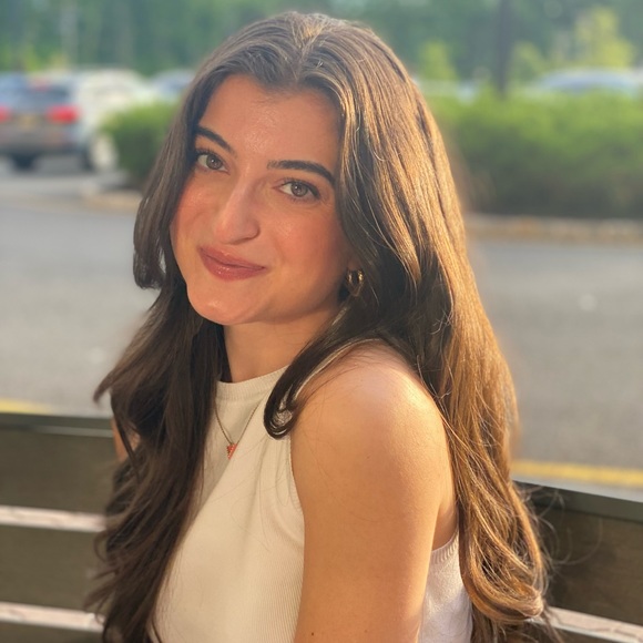 Profile Picture of Valerie Ventrone (@bakedzitie) on Poshmark