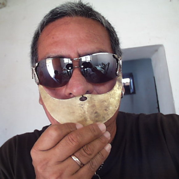 Profile Picture of Albino Chileno (@carmenalbi) on Poshmark