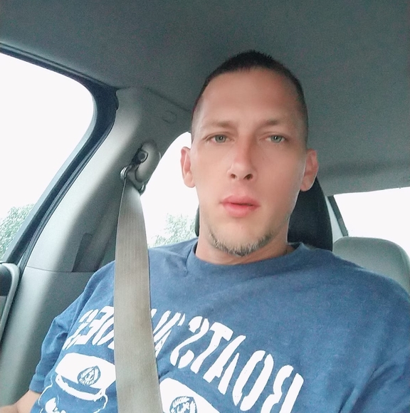 Profile Picture of Jason Robles (@jason101081) on Poshmark