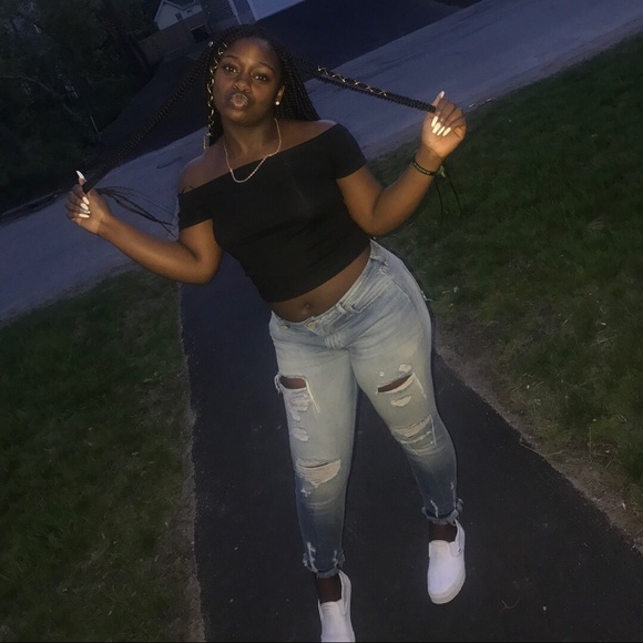 Profile Picture of Adora Dewitt (@adoradewitt) on Poshmark