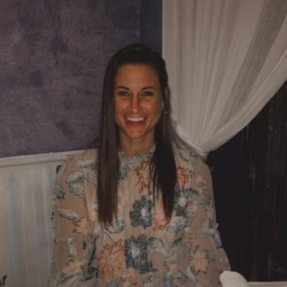 Profile Picture of Alyssa Behrendt (@behrendtam25) on Poshmark