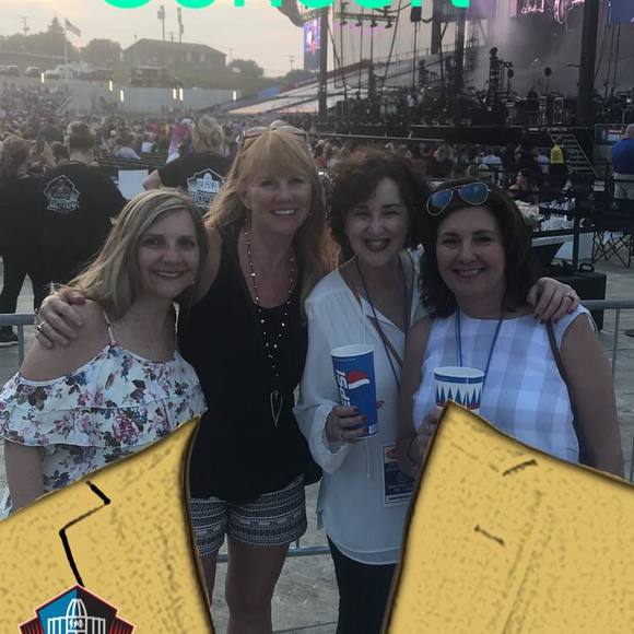 Profile Picture of Pat Gomori (@patgomori) on Poshmark