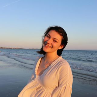 Profile Picture of Julia Hoyt (@julia.hoyt.927) on Facebook