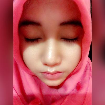 Profile Picture of Yuliani Oktavia (@YulianiOMathers) on Twitter