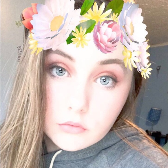 Profile Picture of Raelynn Philbrook (@way_way08) on Poshmark