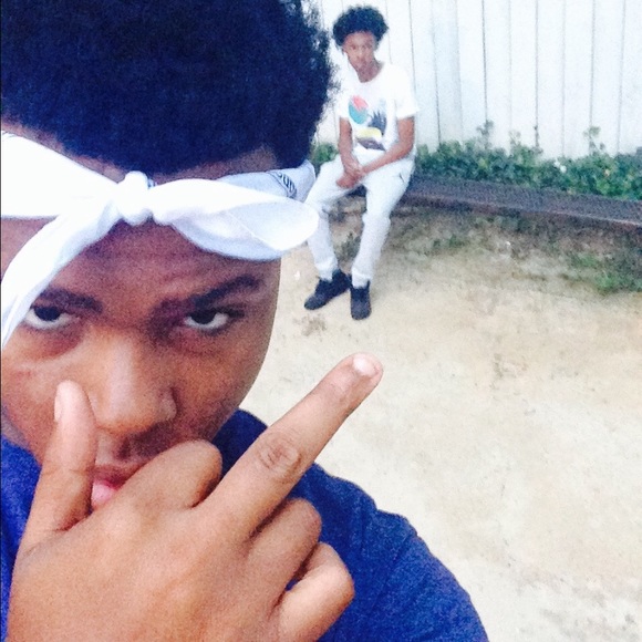 Profile Picture of Robert Colbert (@robertlue1) on Poshmark