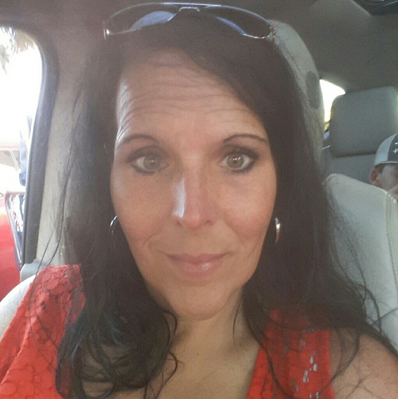Profile Picture of Tammy Mcbryar (@tammydean26) on Poshmark