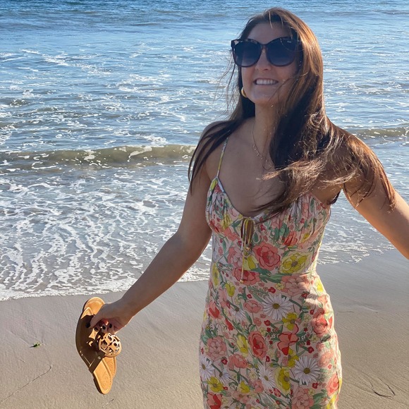 Profile Picture of Mucia Maire (@muciamaire) on Poshmark