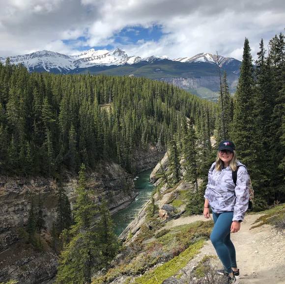 Profile Picture of Mackenzie Topping (@mackenzietoppin) on Poshmark