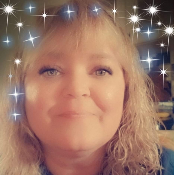 Profile Picture of Donna Tuttle (@donnam969) on Poshmark