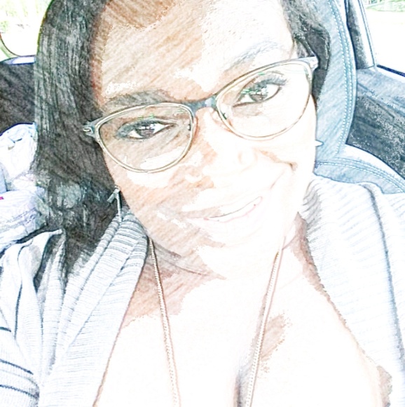 Profile Picture of Charceal Miller (@charceal901) on Poshmark