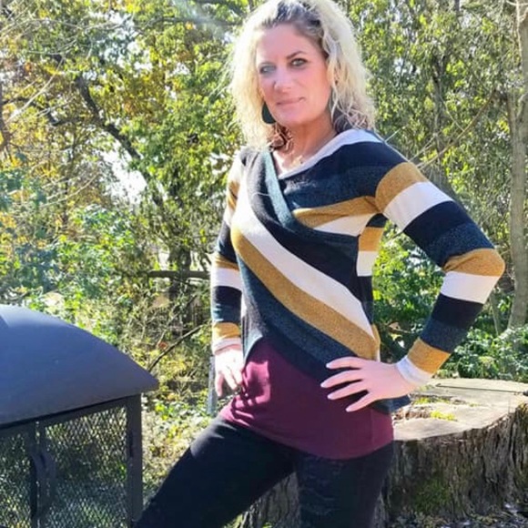 Profile Picture of Jennifer Vandellen (@jenniferjo29) on Poshmark