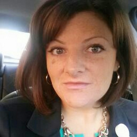 Crystal Welsh - Poshmark Profile Picture of Crystal Welsh (@crystalrwelsh) on Poshmark