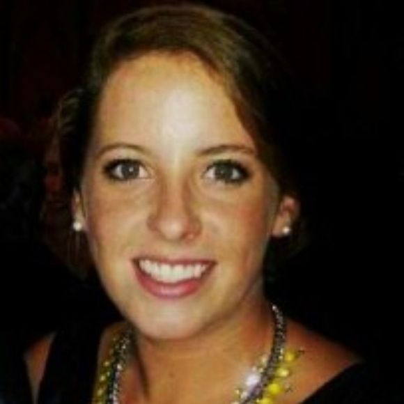 Profile Picture of Julianne Frey (@jfrey3359) on Poshmark