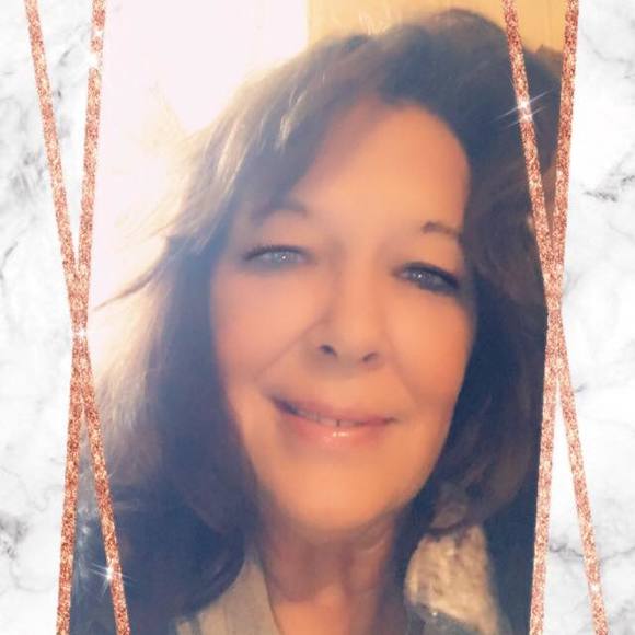 Profile Picture of Roxanne Tedder-holton (@roxy_holton) on Poshmark