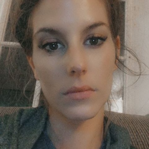 Profile Picture of Haley Silvey (@comment3) on Poshmark