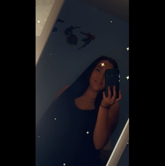 Profile Picture of Chenay Mckenzie (@chenaymckenzie) on Poshmark