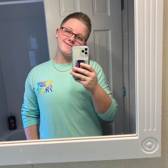 Profile Picture of Alexis Scoville (@alexisscoville) on Poshmark