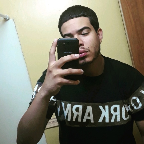 Chris Rivera - Poshmark Profile Picture of Chris Rivera (@crivera45) on Poshmark