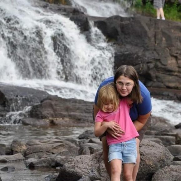 Larissa Landis - Poshmark Profile Picture of Larissa Landis (@larissa_landis) on Poshmark