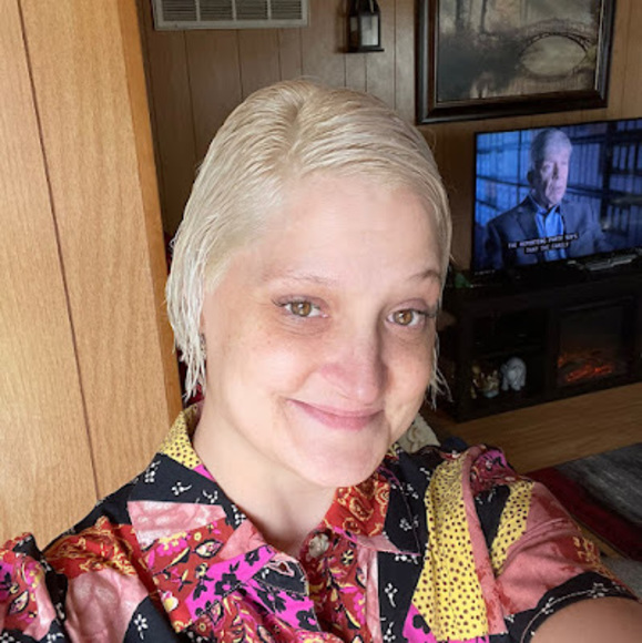 Profile Picture of Heather Pelican (@heatherpelican) on Poshmark