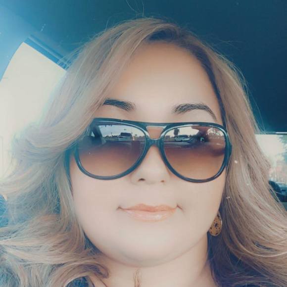 Profile Picture of Rosa Chavez (@chavezrosa28) on Poshmark